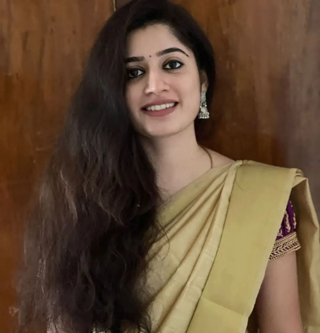 Telugu TV Actress Shambhavy Gurumoorthy Stills In Green Saree